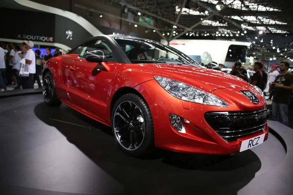 Peugeot rcz profil w silniku międzynarodowych Pokaż 2012 w sao paulo — Zdjęcie stockowe