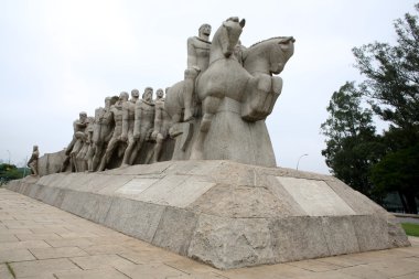 anıt bayrakları