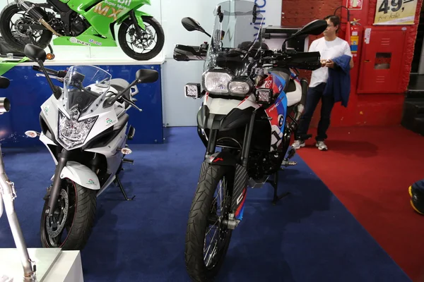 Motorfietsen op display — Stockfoto