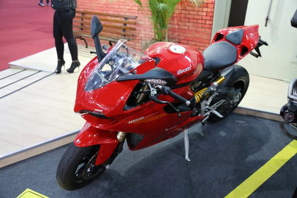 Motorfiets ducati 1199 panigale rood — Stockfoto