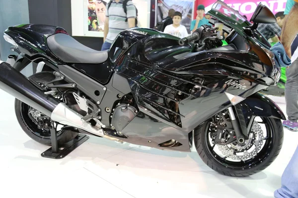 Motocicleta kawasaki ninja preto modelo ZX-14R — Fotografia de Stock
