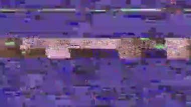 Kötü TV efekti, arıza, gürültü, görsel video efektleri, farklı elementler ve renkli şerit dokusu.