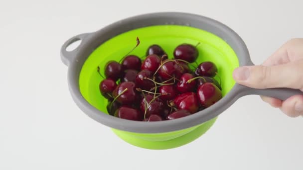 Saftige Rote Erfrischende Kirschen Vitaminquelle Und Gesunder Lebensstil Einem Grünen — Stockvideo
