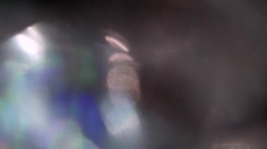 Lüks gökkuşağı merceği parlamaları. Doğal ışık geçişleri. Işık kaotik bir şekilde parlıyor. Üst düzey işler için en iyisi. Uhd 3840x2160. 