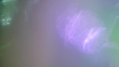 Nostaljik modaya uygun holografik arkaplanı dönüştürüyorum. Trend projeleri için yaratıcı dönüşümler. 