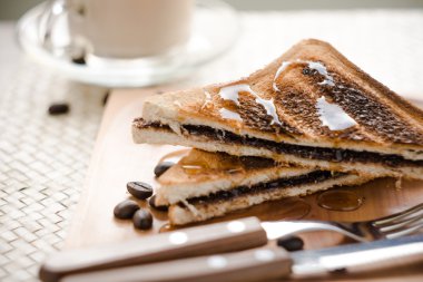 Çikolatalı ekmek sandviç