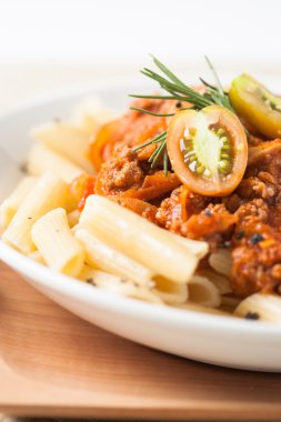 makarna penne bolognese