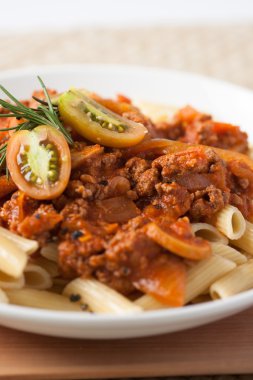 makarna penne bolognese