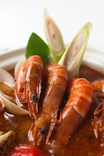 Tom yum kryddig skaldjurssoppa — Stockfoto