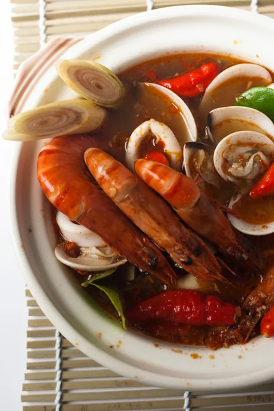 Острый суп из морепродуктов — стоковое фото