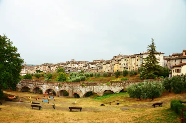 Historia-bron i Toscana Italien — Stockfoto