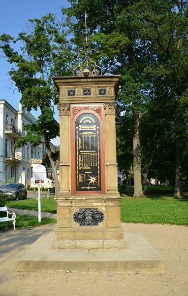 Columna meteorológica en spa Franzensbad República Checa — Foto de Stock