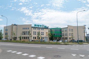 Gdansk, Polonya - 7 Temmuz 2021 SIETOM ofisi. SIETOM, tüketim maddelerinin, yazıcıların ve çok fonksiyonlu aygıtların satış ve teslimatıdır..