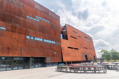 Gdansk, Polonya - 9 Temmuz 2021: Avrupa Dayanışma Merkezi. Dayanışma, Polonya sendikası ve sivil direniş hareketine adanmış müze ve kütüphane.