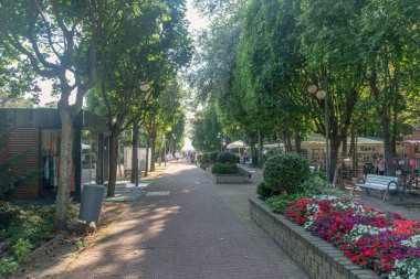 Jurata, Polonya - 20 Temmuz 2021: Jurata 'daki ahşap iskeleye ana gezinti.