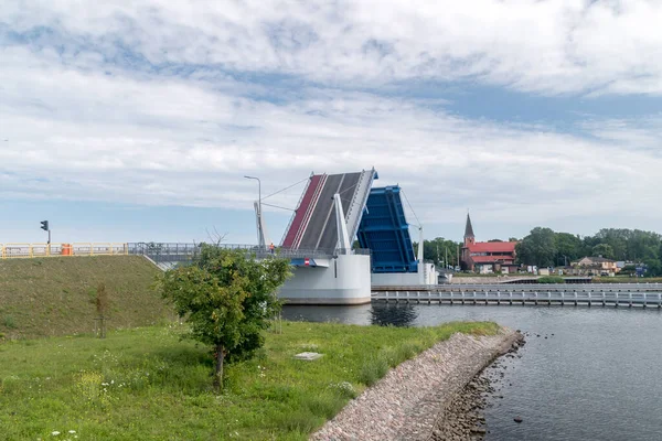 Wzniesiony Most Zwodzony Nad Rzeką Martwą Wisłą Most Wyspę Sobieszewo — Zdjęcie stockowe