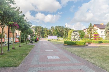 Wladyslawowo, Polonya - 21 Temmuz 2021 Polonyalı sporcuların yıldızlarının olduğu sokak.