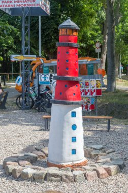 Jastrzebia Gora, Polonya - 21 Temmuz 2021: Deniz feneri minyatürü.
