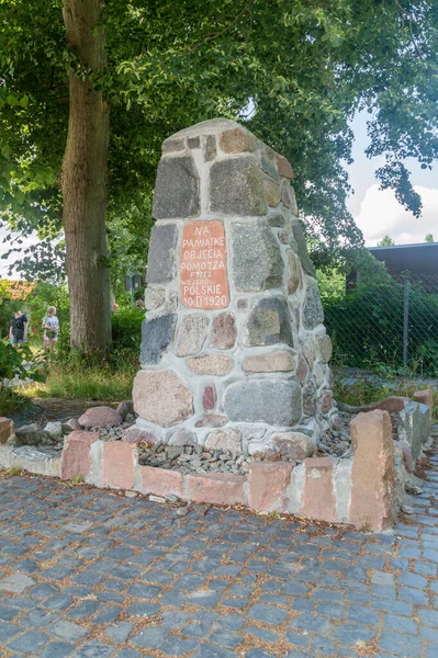 2021年7月21日 纪念1940年2月10日波兰军队占领波美拉尼亚的方尖碑 — 图库照片