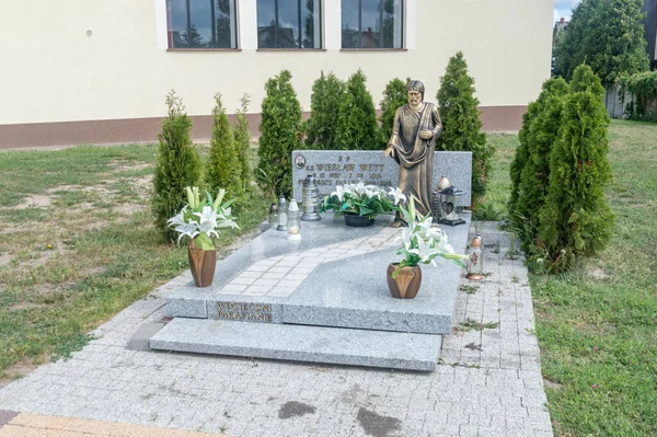 Chlapopopopowo Poland Липня 2021 Гробниця Священика Віслава Ветта — стокове фото