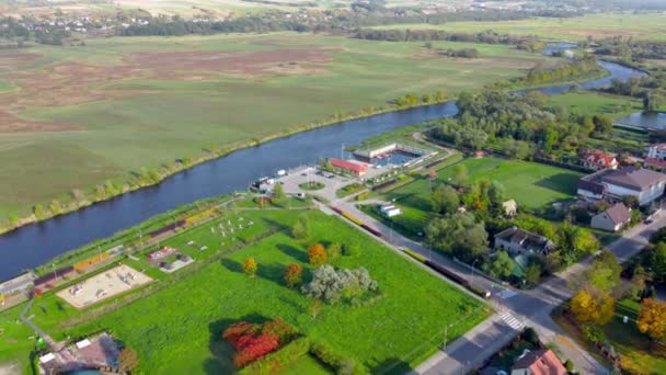 Widok Lotu Ptaka Rzekę Narew Bulwarami Lomza Portem Lomza — Wideo stockowe