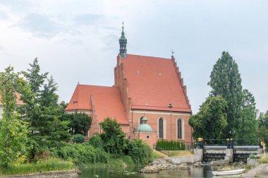 Bydgoszcz, Polonya - 25 Temmuz 2021: St. Martin ve St. Nicholas Katedrali.