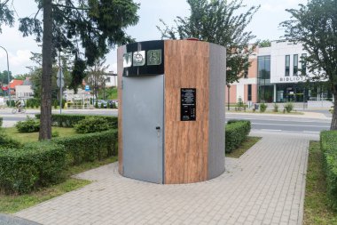 Swiecie, Polonya - 25 Temmuz 2021: Swiecie 'de umumi tuvalet.