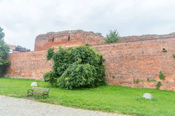 Defensie Muren Van Kasteel Van Teutoonse Ridders Bewolkte Dag Torun — Stockfoto