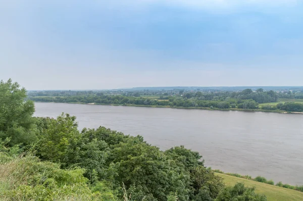 グリュジアデスのヴィスワ川の岸 ポーランドで最も長い川 — ストック写真