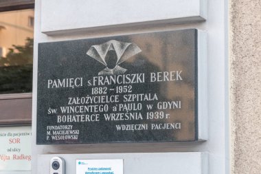 Gdynia, Polonya - 1 Ağustos 2021: Franciszka Berek için anma plaketi.