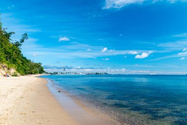 Gdynia, Polonya - 1 Ağustos 2021: Gdynia 'daki Baltık Denizi manzarası.