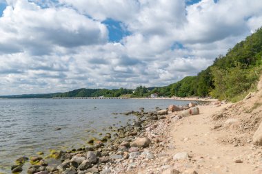 Yaz zamanı Gdynia Orlowo plajı.