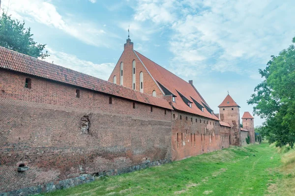 Malbork的条顿骑士团城墙马尔堡城堡是世界上陆地面积最大的城堡 — 图库照片