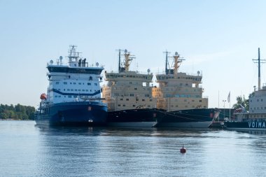 Helsinki, Finlandiya - 5 Ağustos 2021: Yaz aylarında buzkıran.