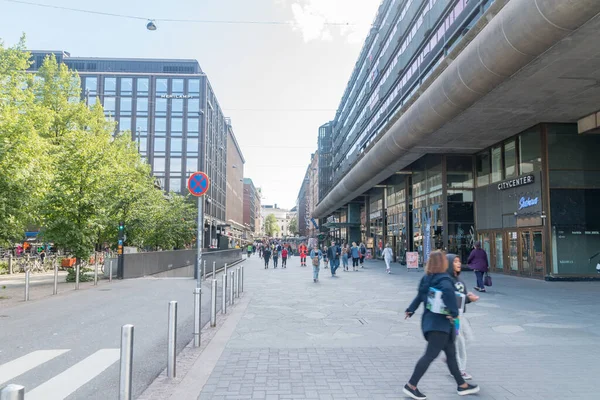 Helsinki Finlandia Agosto 2021 Calle Peatonal Keskuskatu —  Fotos de Stock