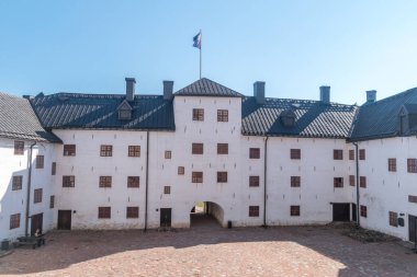 Finlandiya 'daki Turku Kalesi' nin (Fince: Turun linna) kale avlusu. Finlandiya 'nın Turku şehrinde ortaçağ binası.