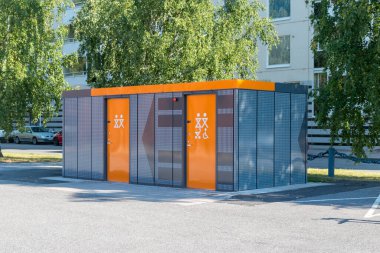 Turku, Finlandiya - 6 Ağustos 2021: Turku 'da umumi tuvalet.