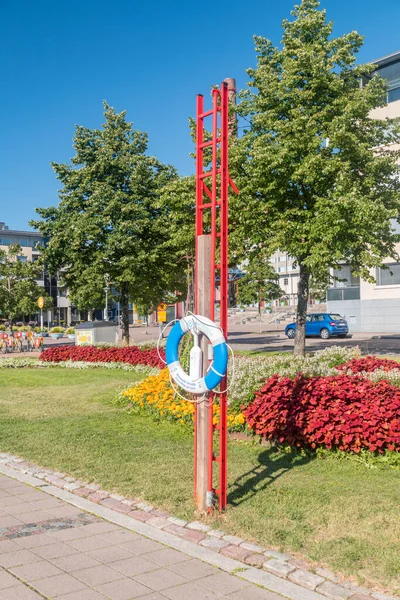 Turku Finlandia Agosto 2021 Lifebuoy Escalera Gancho Orilla Del Río —  Fotos de Stock