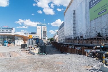 Turku, Finlandiya - 6 Ağustos 2021: Turku 'nun merkezinde inşaat.