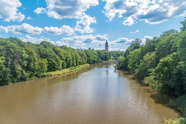 Río Aura Entre Árboles Hora Verano Finlandia —  Fotos de Stock