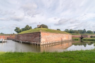 Polonya 'nın Gdansk kentindeki tarihi Wisloujscie kalesi.