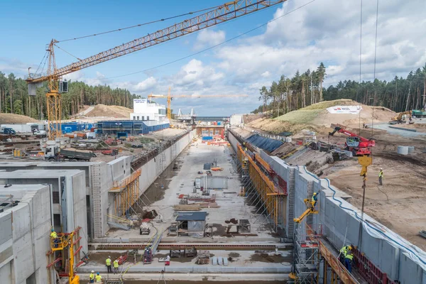 Skowronki, Polonya - 17 Ağustos 2021: İnşaat sırasında Vistula Spit kanalı.