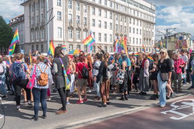 Gdansk, Polonya - 21 Ağustos 2021: LGBT onur yürüyüşüne katılanlar.