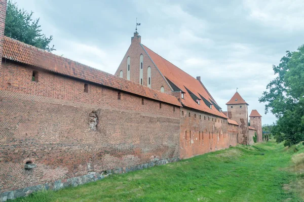 Malbork Polonia Agosto 2021 Foso Con Muro Defensa Del Castillo —  Fotos de Stock