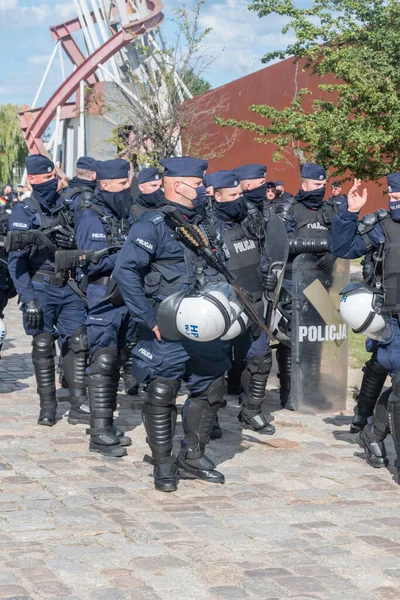 Gdansk Poland August 2021 Masked Policemen Guns Tricity Equality March — стокове фото