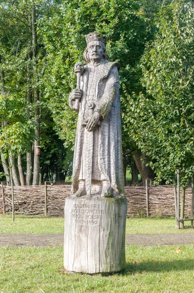 2021年9月22日ポーランド チョジュニェ カシミア4世ヤギェロンの木彫 — ストック写真