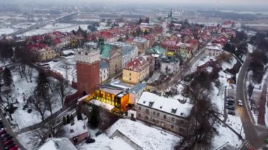 Sandomierz, Polonya - 29 Aralık 2021: Eski Sandomierz kasabasında kış mevsiminde hava manzarası.