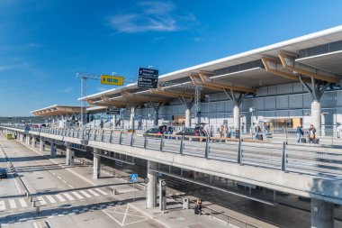 Gardermoen, Norveç - 25 Eylül 2021 Oslo Gardermoen Havaalanı. Oslo 'ya hizmet veren uluslararası havaalanı.