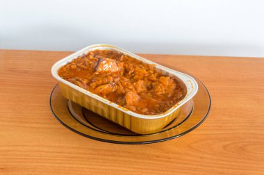 Bigos (avcı yahnisi) ve sosis.