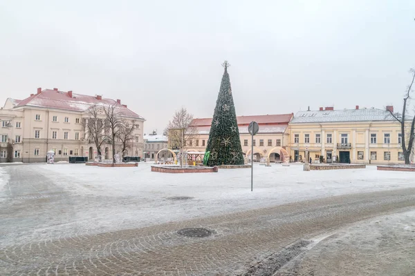 2021年12月27日 波兰基尔采 圣诞节期间的市场广场 — 图库照片